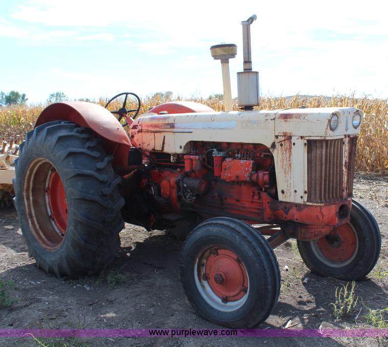 image for item H6786 1961 Case 930 tractor