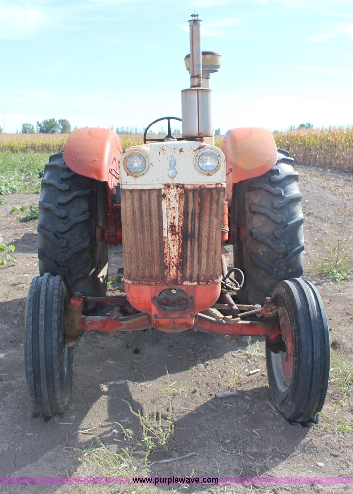 image for item H6786 1961 Case 930 tractor