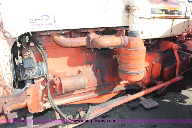 image for item H6786 1961 Case 930 tractor