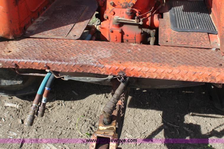 image for item H6786 1961 Case 930 tractor