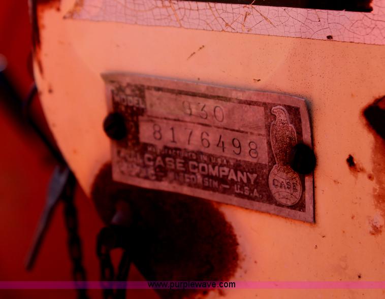 image for item H6786 1961 Case 930 tractor