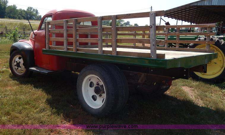 image for item H6866 1946 Studebaker M1528 pickup truck