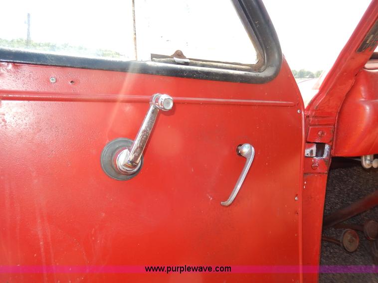 image for item H6866 1946 Studebaker M1528 pickup truck