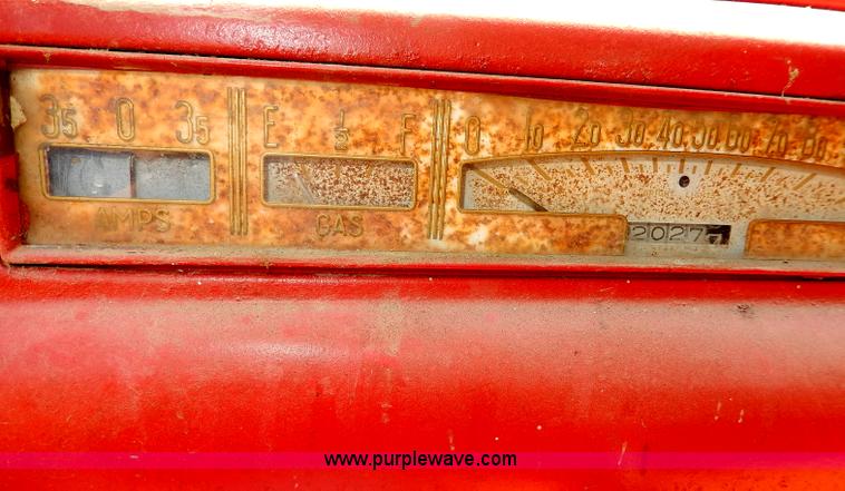 image for item H6866 1946 Studebaker M1528 pickup truck