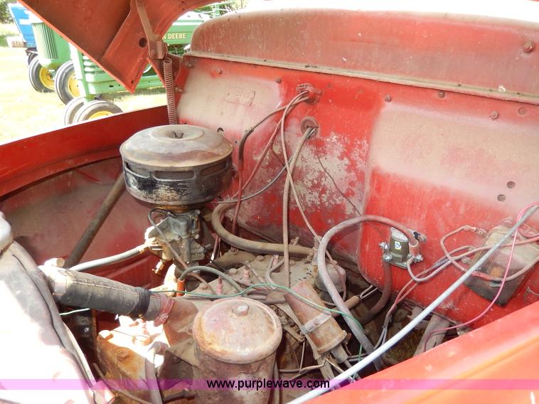 image for item H6866 1946 Studebaker M1528 pickup truck