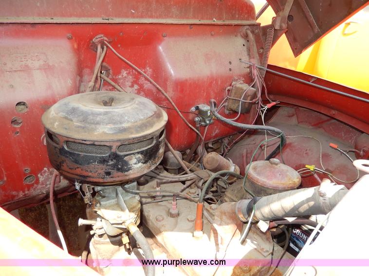 image for item H6866 1946 Studebaker M1528 pickup truck