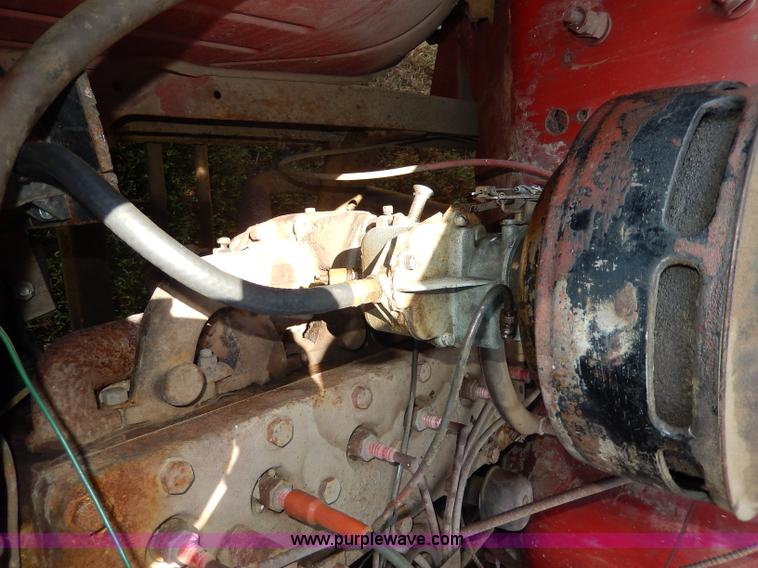 image for item H6866 1946 Studebaker M1528 pickup truck