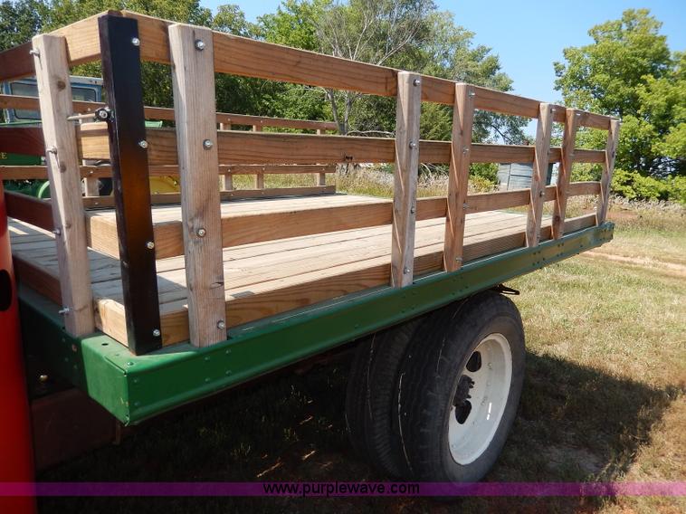 image for item H6866 1946 Studebaker M1528 pickup truck