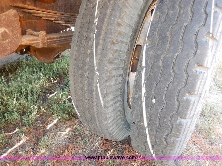 image for item H6866 1946 Studebaker M1528 pickup truck