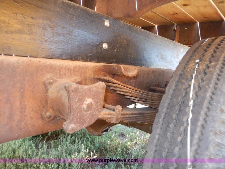 image for item H6866 1946 Studebaker M1528 pickup truck