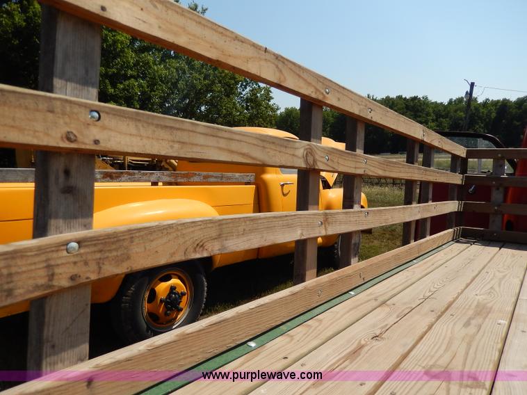 image for item H6866 1946 Studebaker M1528 pickup truck