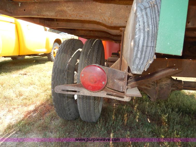 image for item H6866 1946 Studebaker M1528 pickup truck