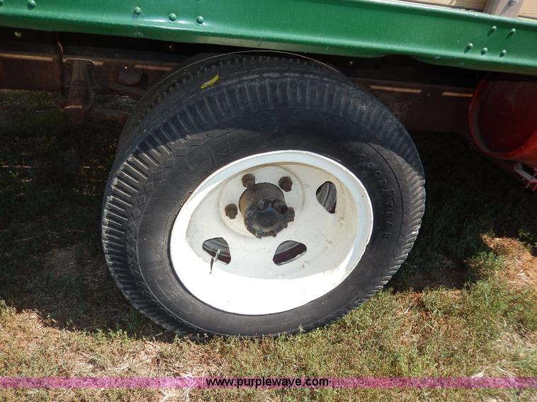 image for item H6866 1946 Studebaker M1528 pickup truck