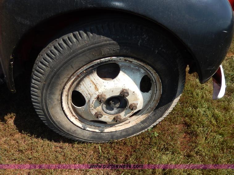 image for item H6866 1946 Studebaker M1528 pickup truck