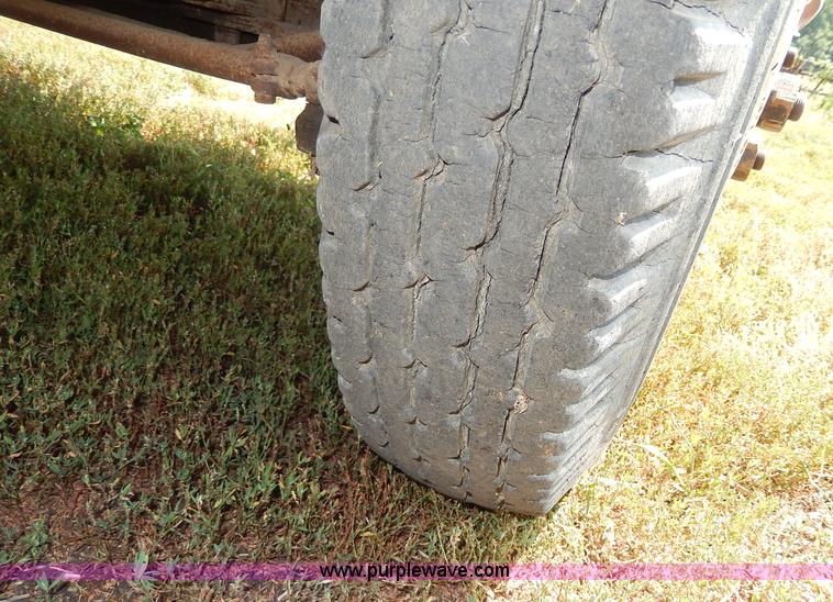 image for item H6866 1946 Studebaker M1528 pickup truck