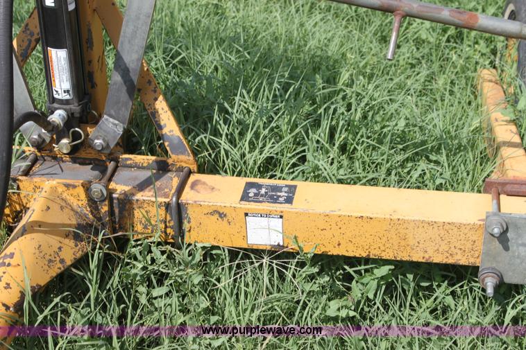 image for item H7337 Vermeer WR24 hay rake