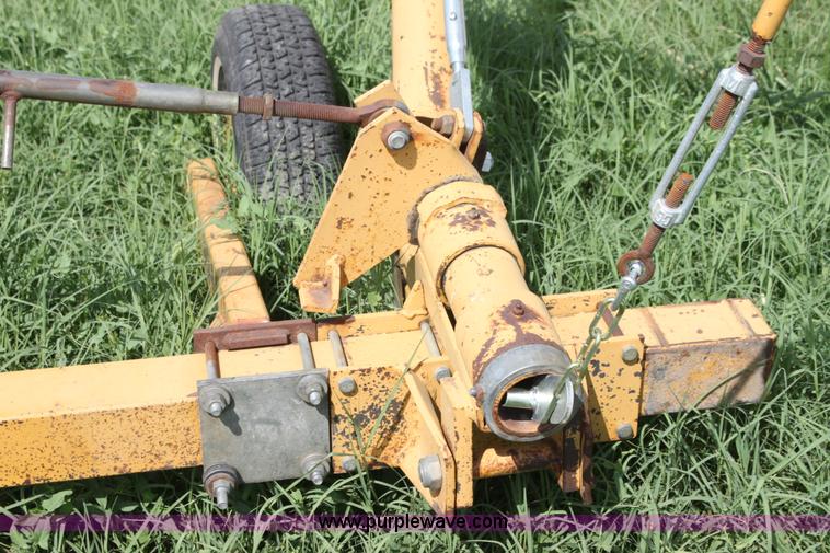 image for item H7337 Vermeer WR24 hay rake