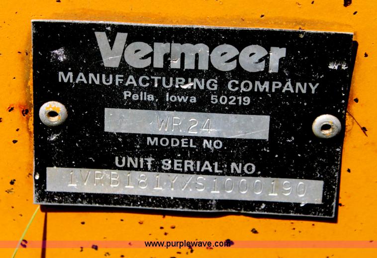 image for item H7337 Vermeer WR24 hay rake