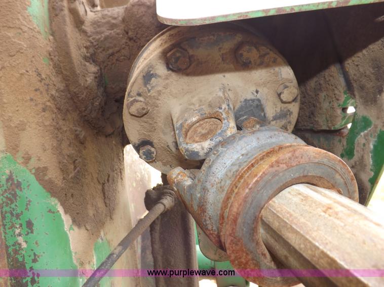 image for item I8442 John Deere 1518 15' rotary mower