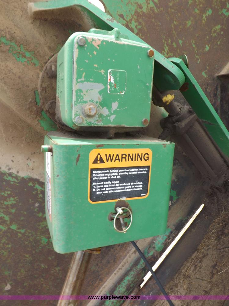 image for item I8442 John Deere 1518 15' rotary mower