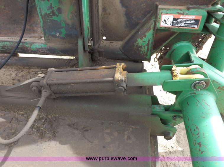 image for item I8442 John Deere 1518 15' rotary mower