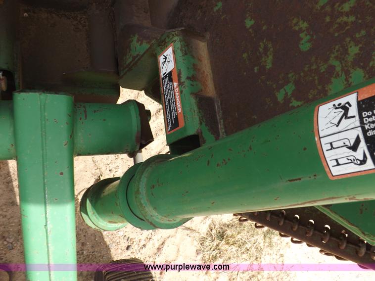 image for item I8442 John Deere 1518 15' rotary mower