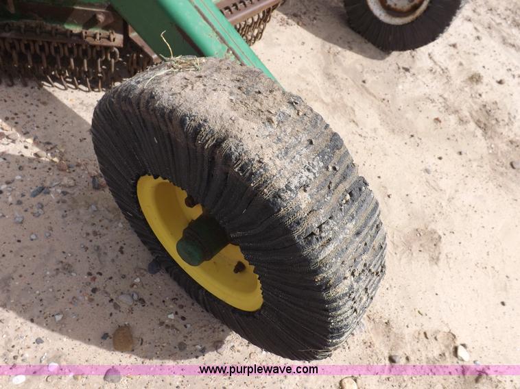 image for item I8442 John Deere 1518 15' rotary mower