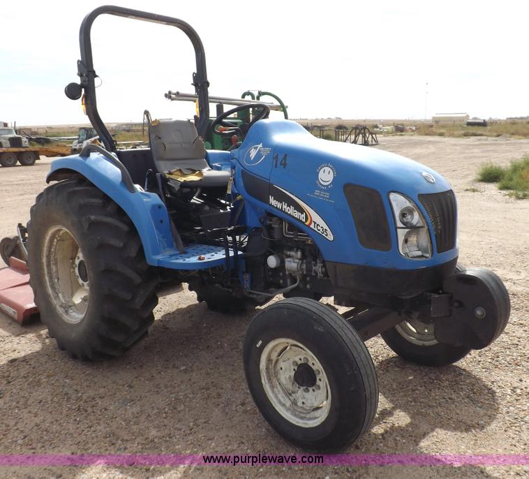 image for item I8445 New Holland TC35A tractor