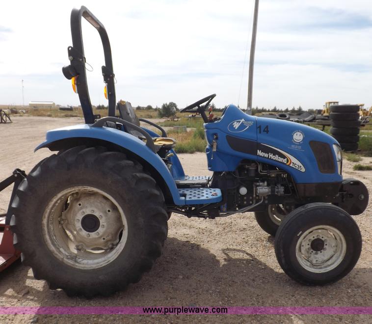 image for item I8445 New Holland TC35A tractor