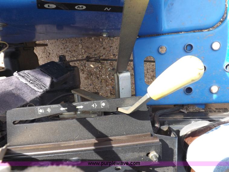 image for item I8445 New Holland TC35A tractor