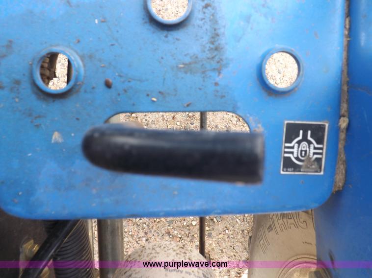 image for item I8445 New Holland TC35A tractor