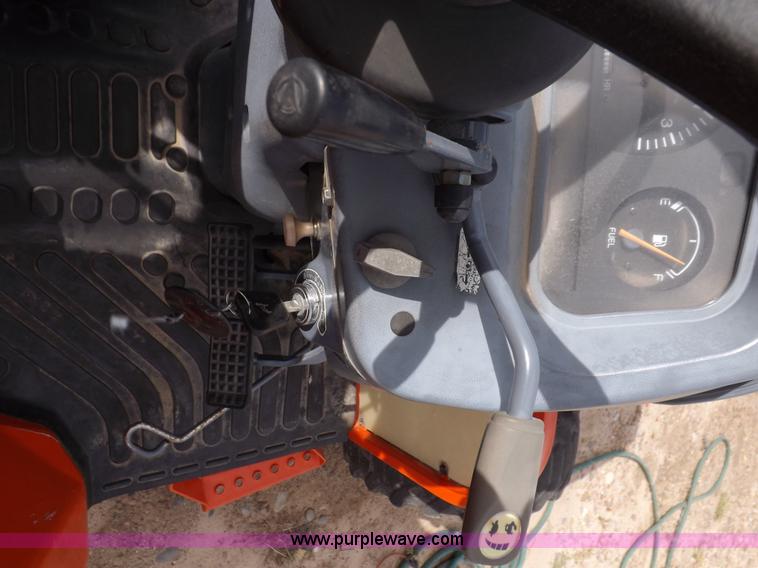 image for item I8447 Kioti DK35 MFWD tractor