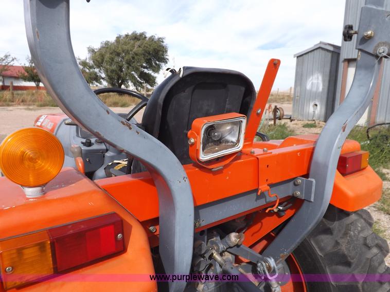 image for item I8447 Kioti DK35 MFWD tractor