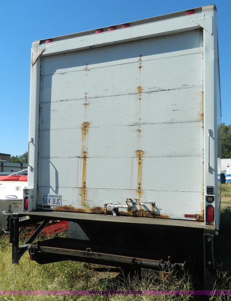 image for item AD9963 1999 Ford F550 box truck
