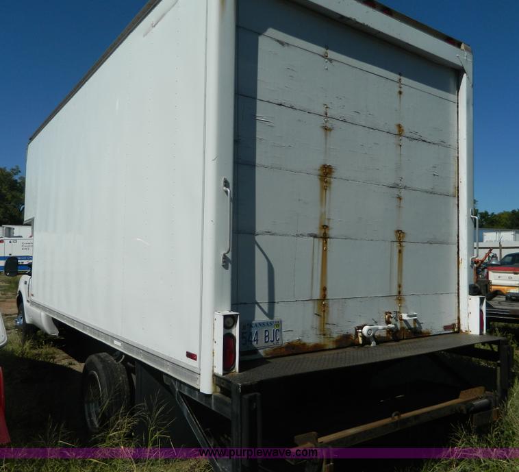 image for item AD9963 1999 Ford F550 box truck