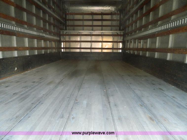 image for item AD9963 1999 Ford F550 box truck