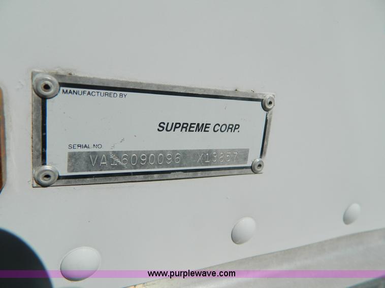 image for item AD9963 1999 Ford F550 box truck