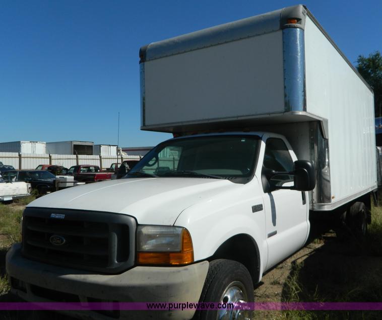 image for item AD9963 1999 Ford F550 box truck