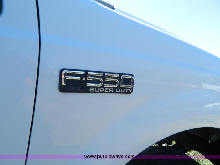 image for item AD9963 1999 Ford F550 box truck