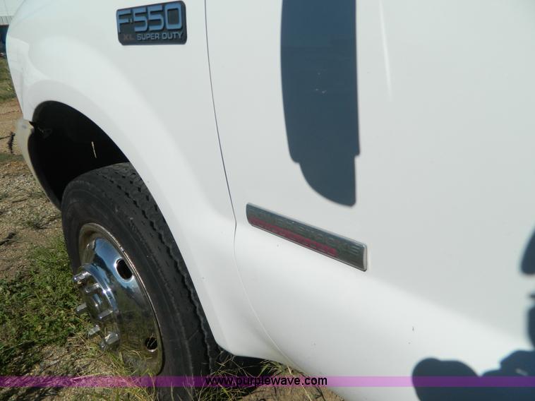 image for item AD9963 1999 Ford F550 box truck