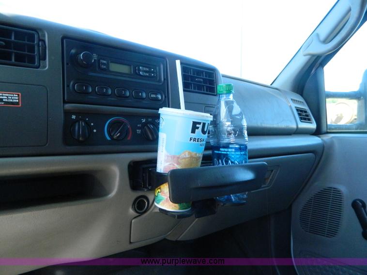 image for item AD9963 1999 Ford F550 box truck