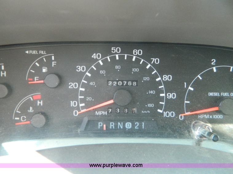 image for item AD9963 1999 Ford F550 box truck