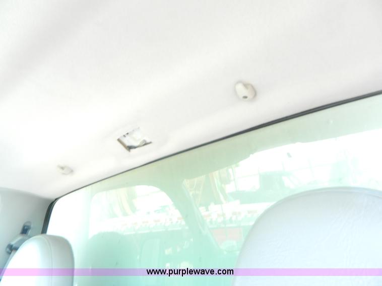 image for item AD9963 1999 Ford F550 box truck