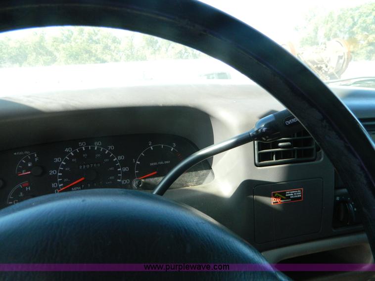 image for item AD9963 1999 Ford F550 box truck