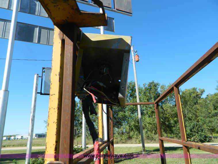 image for item AD9979 Yale SP-16-30 scissor lift