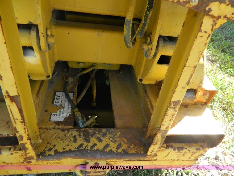 image for item AD9979 Yale SP-16-30 scissor lift