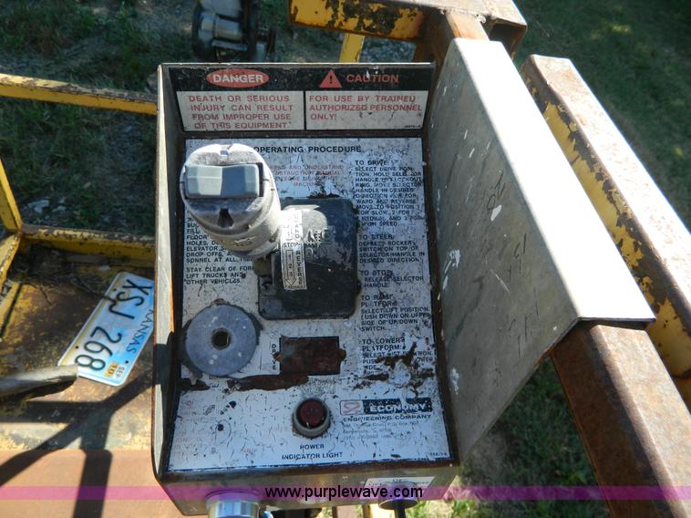 image for item AD9979 Yale SP-16-30 scissor lift