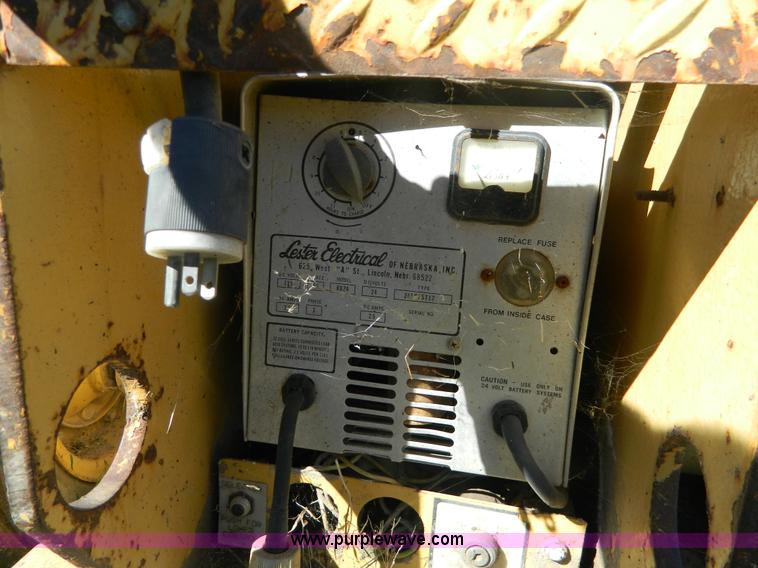 image for item AD9980 Grove SM2633F scissor lift