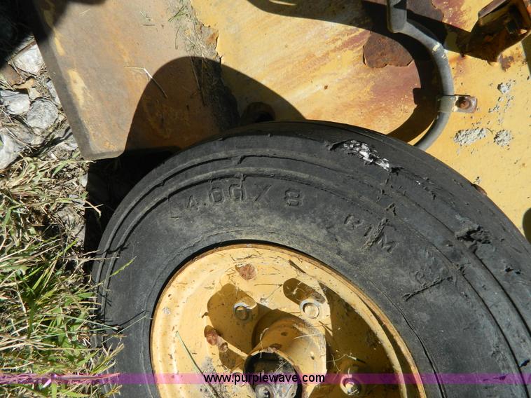 image for item AD9980 Grove SM2633F scissor lift