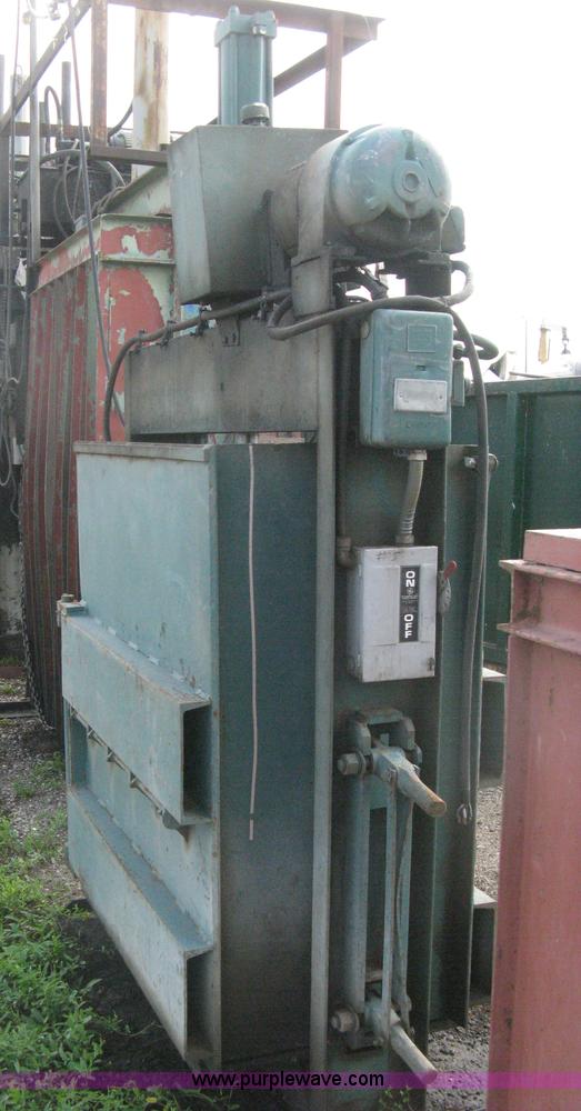 image for item AN9669 Logemann Brothers industrial baler